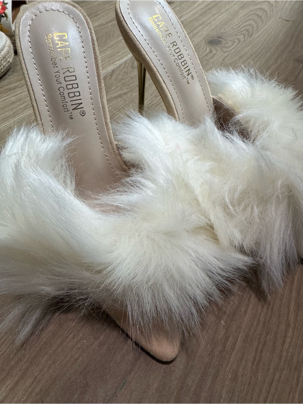 Cape Robbin Ivory Faux-Fur Stiletto Mules